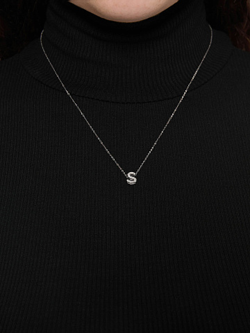 White gold necklace with a pendant in the shape of the letter S, 2