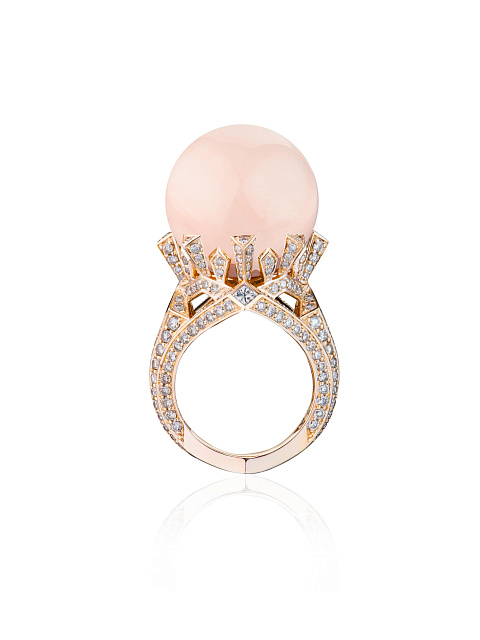 Ring made of rose gold with coral and brown diamonds, 3