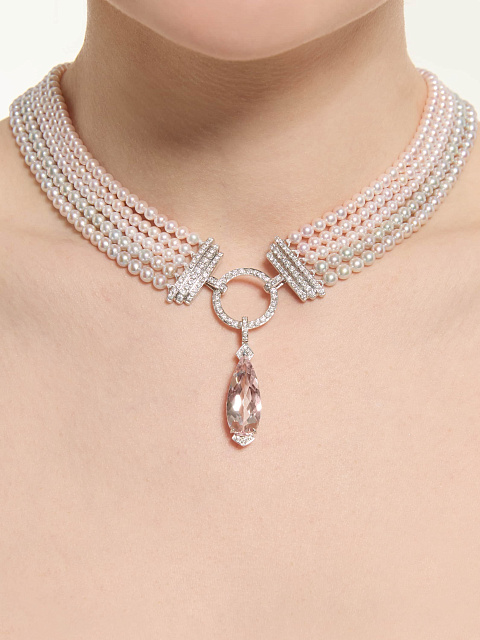 White gold pendant with pear-cut morganite, 3