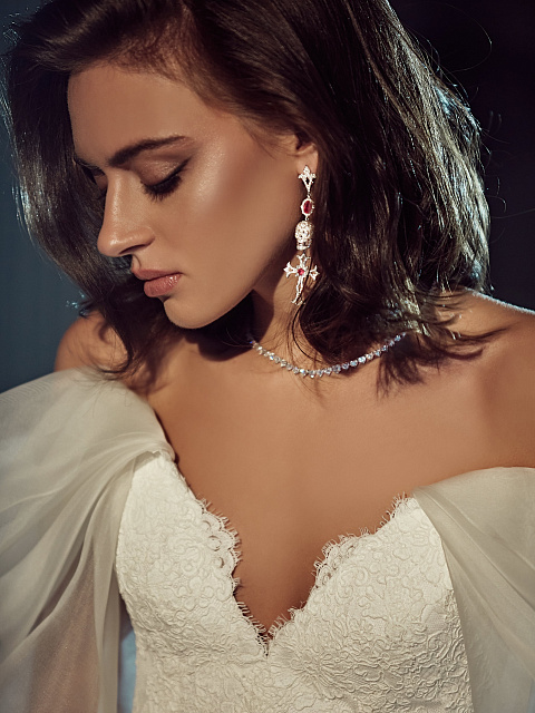 White gold earrings with rubies and diamonds, 4 White gold earrings with rubies and diamonds, 4