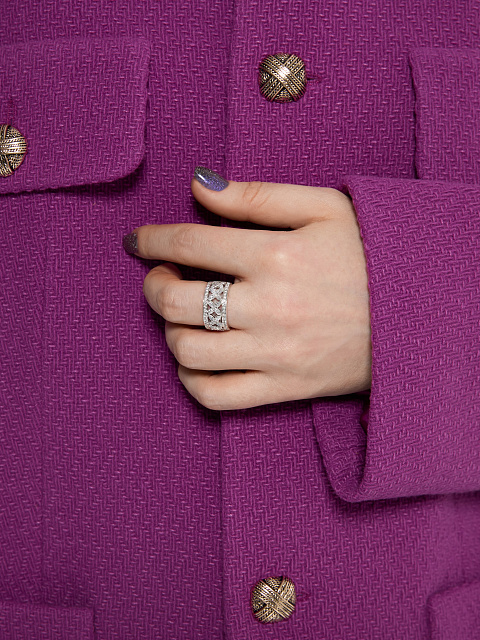 White gold ring with marquise-cut diamonds, 2