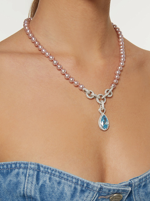 White gold pendant necklace with blue diamond and pink pearls, 13