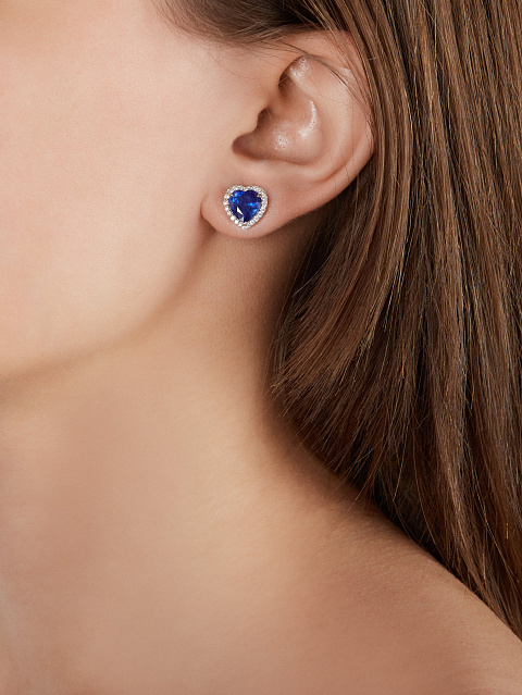 White Gold, Heart-cut Sapphires & Round-cut Diamonds Studs, 2