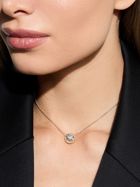 White gold necklace with pendant and LG diamond, 3 White gold necklace with pendant and LG diamond, 3