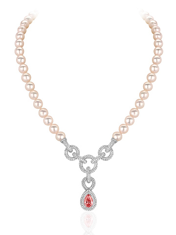Necklace with white Akoya pearls and a pink LG diamond, 1