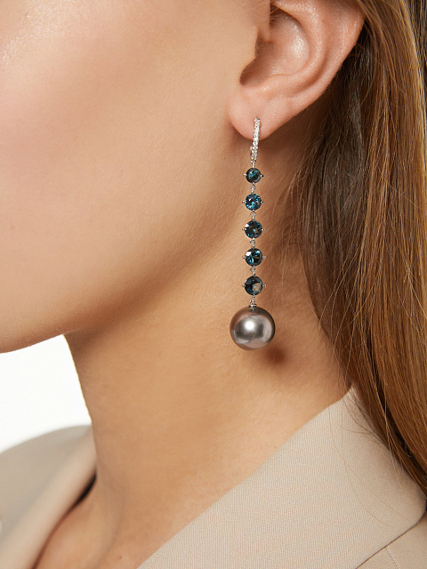 White gold earrings with pearls and spinels in dégradé shades, 7 White gold earrings with pearls and spinels in dégradé shades, 7