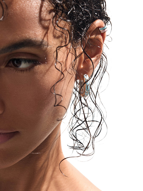 Narrow white gold ear cuff with Sakura enamel, 2 Narrow white gold ear cuff with Sakura enamel, 2