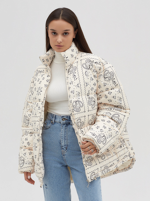 Milk-colored down jacket with paisley pattern, 2 Milk-colored down jacket with paisley pattern, 2
