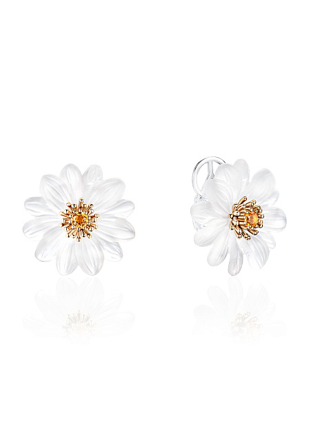 Stud earrings with flowers made of carved quartz and citrines, 1