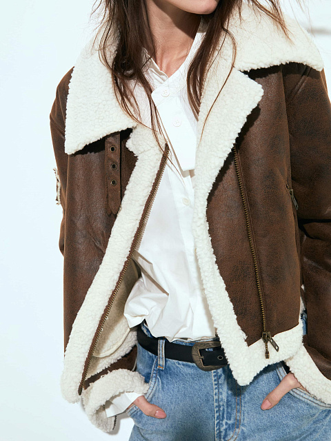 Brown cropped faux‑fur shearling jacket, 4 Brown cropped faux‑fur shearling jacket, 4