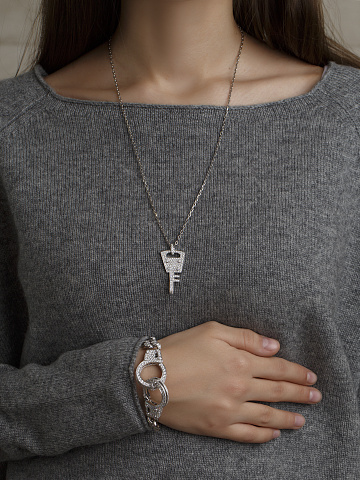 White Gold & Diamonds Pendant & Bracelet Set, 2