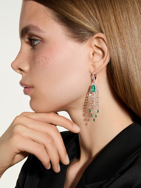 Long white gold earrings with emeralds and diamonds, 2