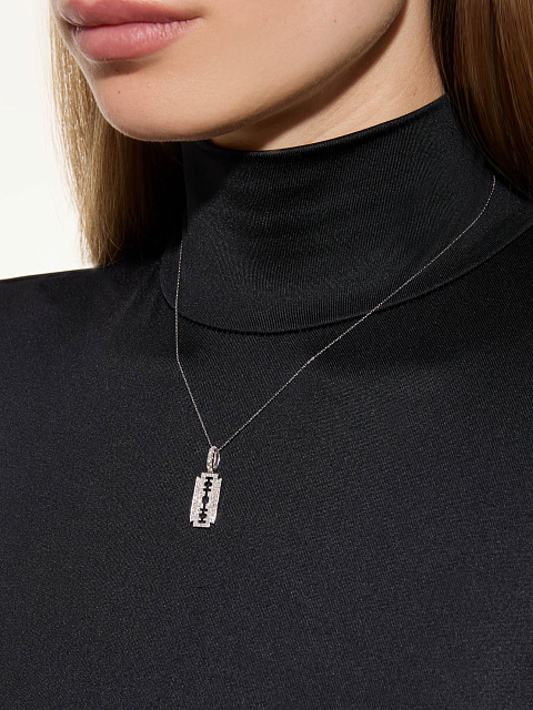 Razor-shaped white gold pendant with diamonds, 2