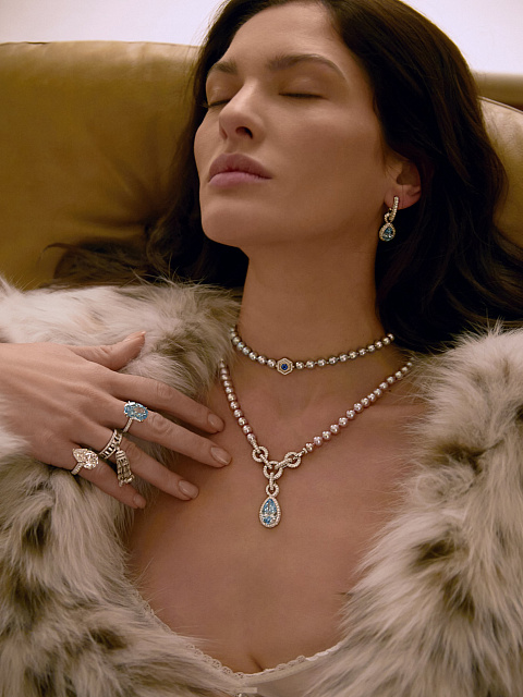 White gold earrings with blue diamond, 7