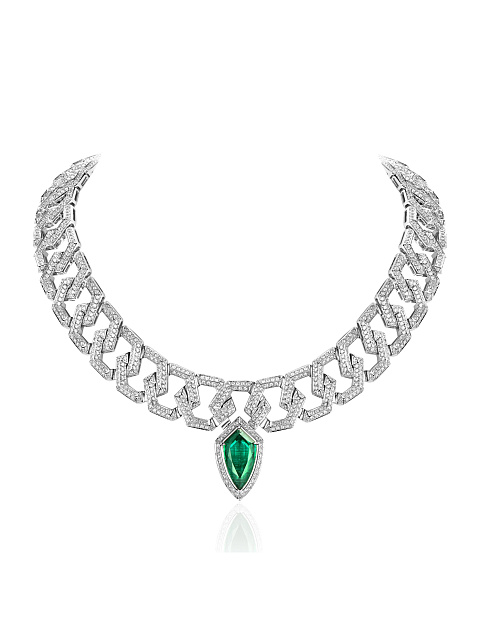 White gold chain necklace with emerald, 1 White gold chain necklace with emerald, 1