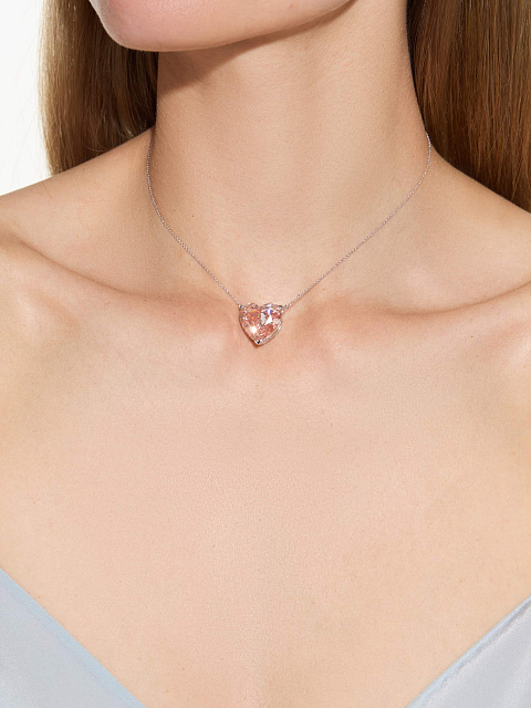 White gold necklace with a pink LG diamond in a heart cut, 4