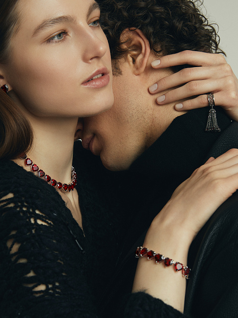 White Gold & Heart Garnet Necklace, 4