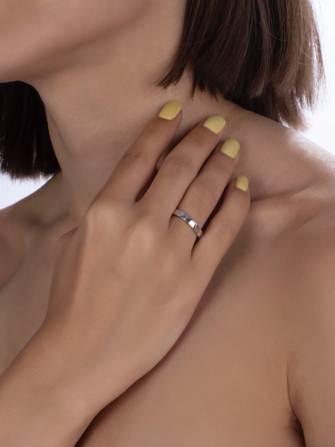 White Gold & Round Diamond Ring, 3