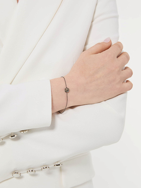 Bracelet made of oxidized gold with a rose of black carved mother-of-pearl, 2 Bracelet made of oxidized gold with a rose of black carved mother-of-pearl, 2