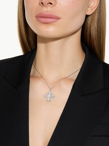 Necklace with a cross-shaped pendant with LG Kite Cut diamonds, 2
