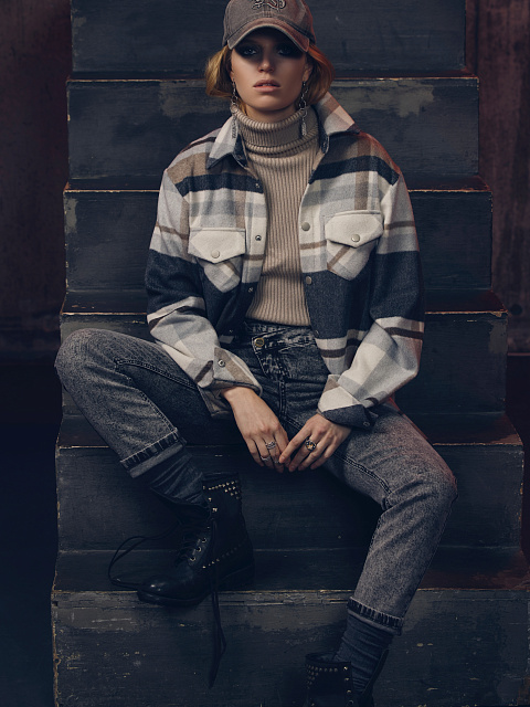 Washed Black Asymmetric Closure Jeans, 5