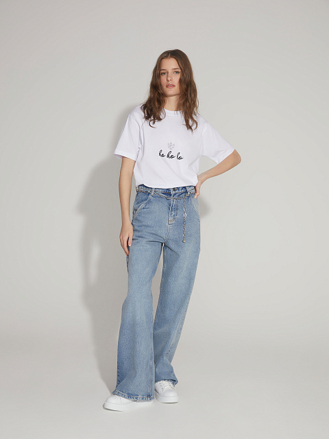 White cotton T–shirt with embroidery and rhinestones, 5