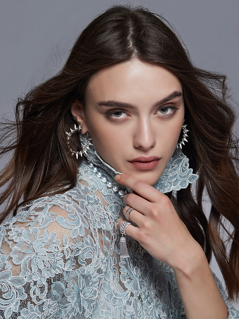 White Gold Diamond Tassel Ring, 5