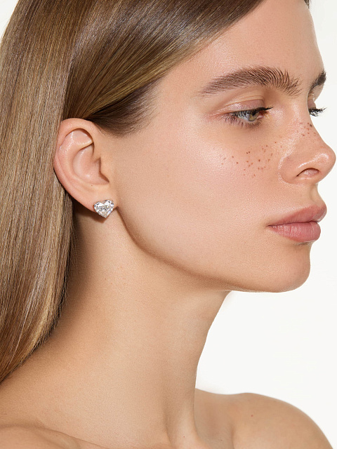 Stud earrings with lab-grown heart-cut diamonds, 2