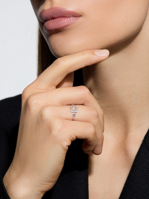 White gold ring with diamonds, 4 White gold ring with diamonds, 4