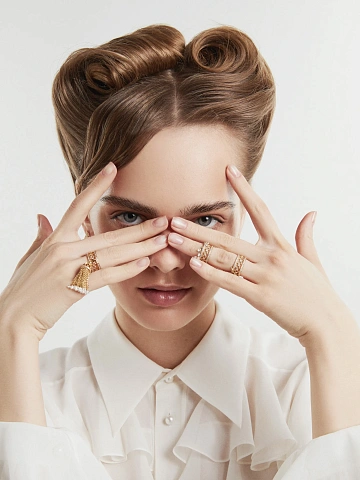 Double yellow gold ring with round-cut and briolette-cut diamonds, 2