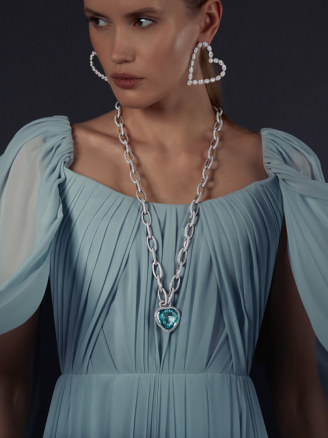 White Gold & Diamond Heart-Shaped Earrings, 12