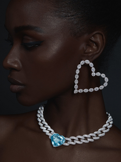 White Gold & Diamond Heart-Shaped Earrings, 10