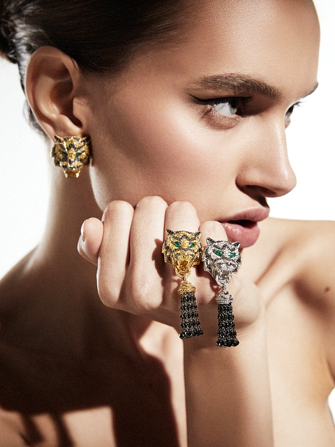 Gold, Emeralds & Diamonds Tiger Tassel Ring, 12