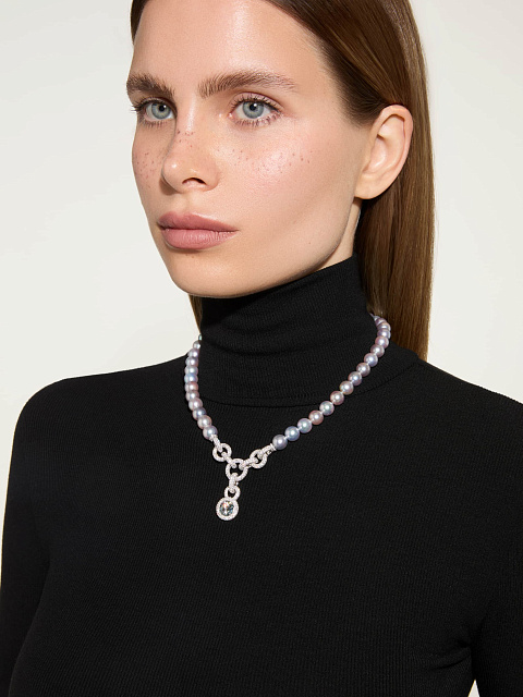 White gold pendant necklace with blue Akoya pearl and diamonds, 2