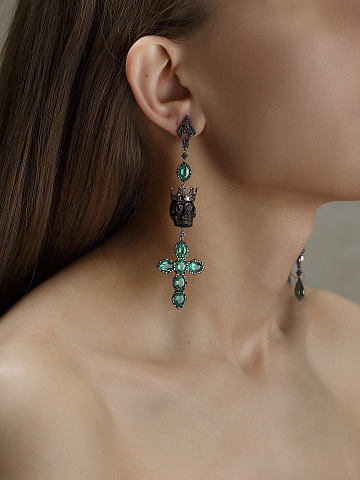 Black Gold, Emerald, Diamonds & Ebony Skull Earrings, 2