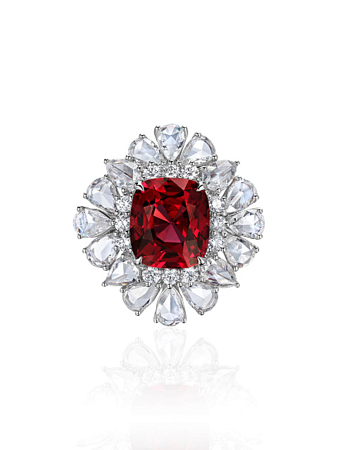 White gold ring with rhodolite and diamonds, 6 White gold ring with rhodolite and diamonds, 6