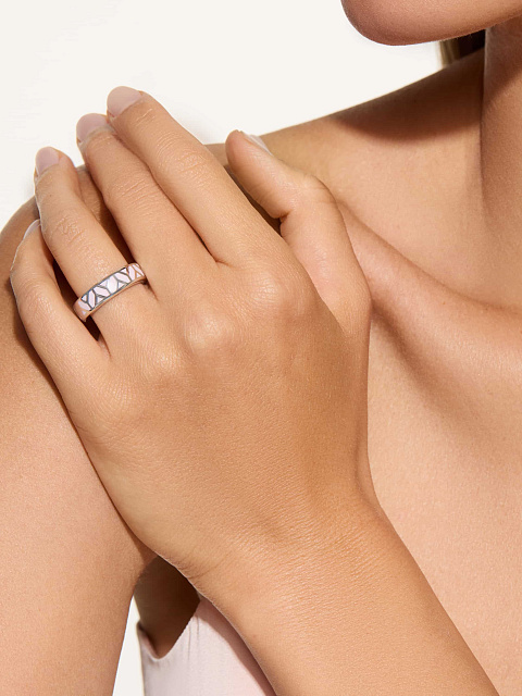 White gold ring with Sakura colored enamel, 3 White gold ring with Sakura colored enamel, 3