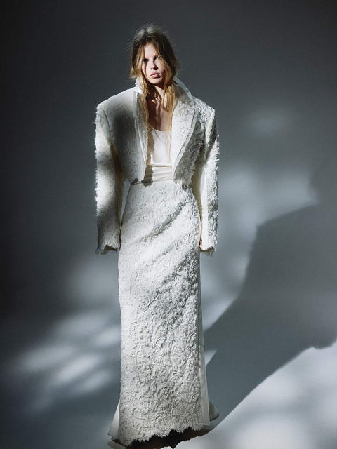 Off‑white lace skirt, 2 Off‑white lace skirt, 2