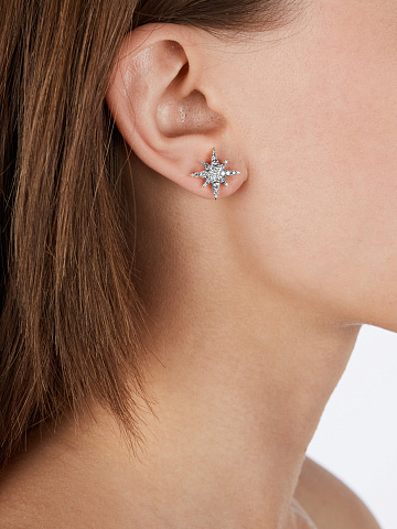 Stud earrings in white gold and diamonds, 2