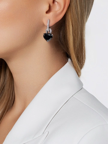 White gold earrings with heart-cut black diamonds, 2
