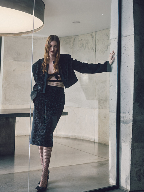 Suit with roses, 4 Suit with roses, 4