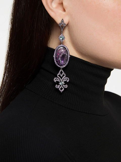 White gold earrings with cameo on amethyst and tourmalines, 5
