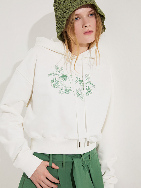 Cropped white hoodie with embroidery, 7