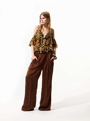 Wide trousers made of cupro, 2