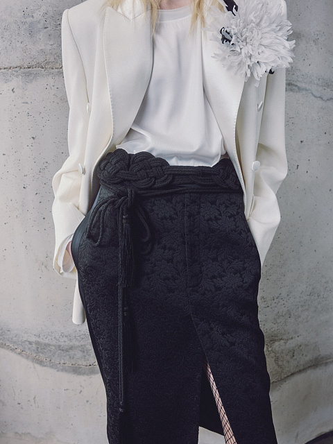 Black jacquard skirt, 4 Black jacquard skirt, 4