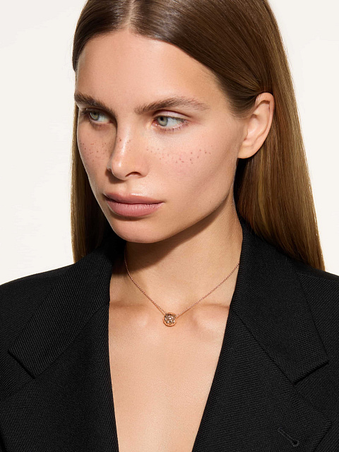 Rose gold pendant necklace, 2