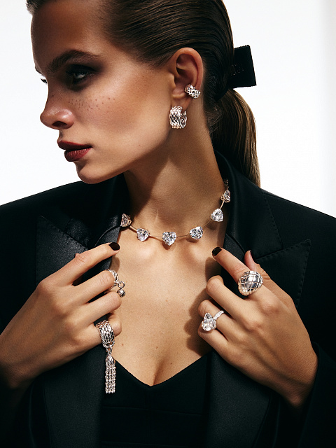 "Dragon" ear cuff in white gold, 6 "Dragon" ear cuff in white gold, 6