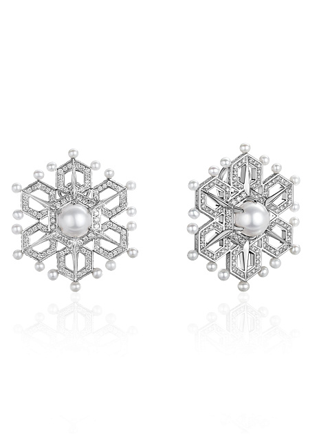 White gold snowflake stud earrings with pearls and diamonds, 1