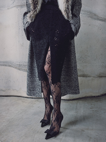 Black lace midi skirt, 2