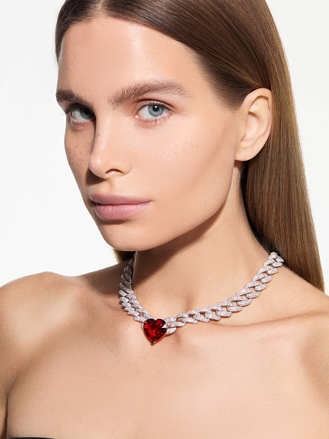 White gold necklace with garnet and diamonds, 4